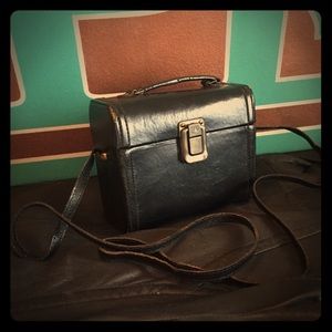 No brand, leather box purse.